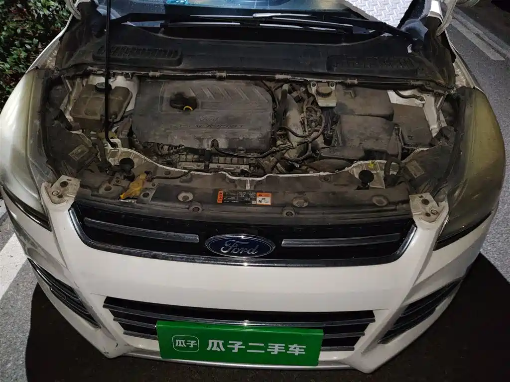 Ford Kuga 2015 — фото 11