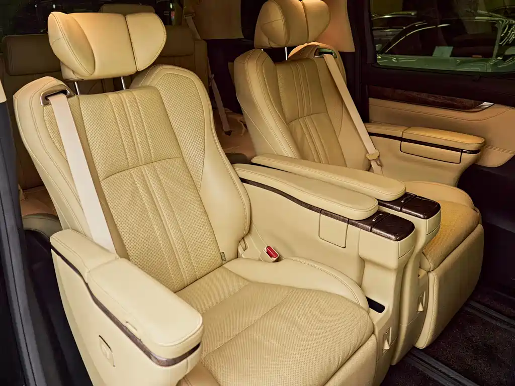 Toyota Alphard 2021 — фото 12