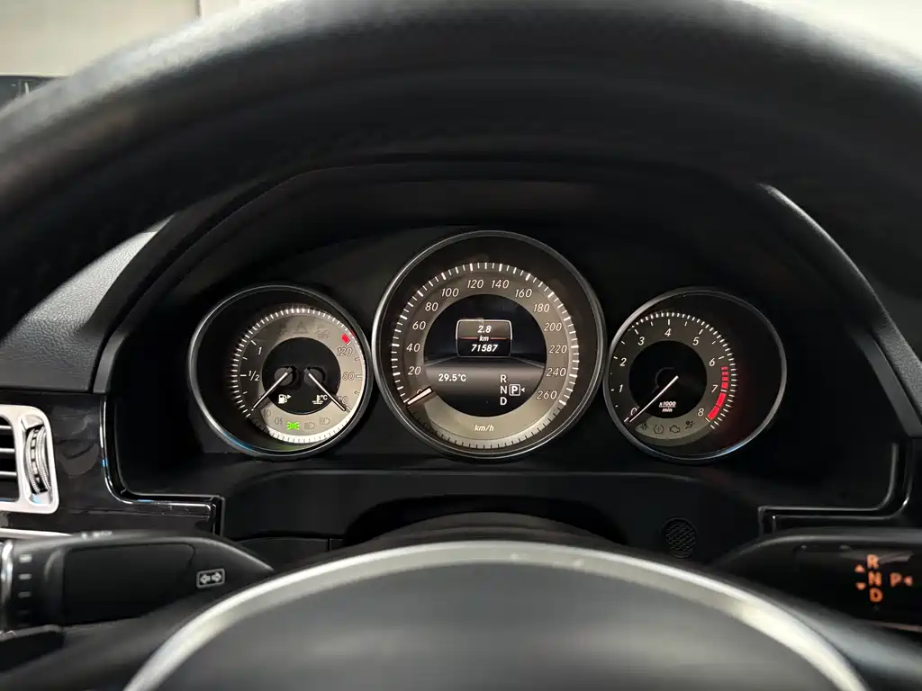 Mercedes-Benz E-Class 2014 — фото 19
