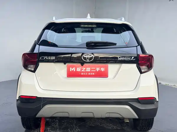 Toyota Yaris L 2023