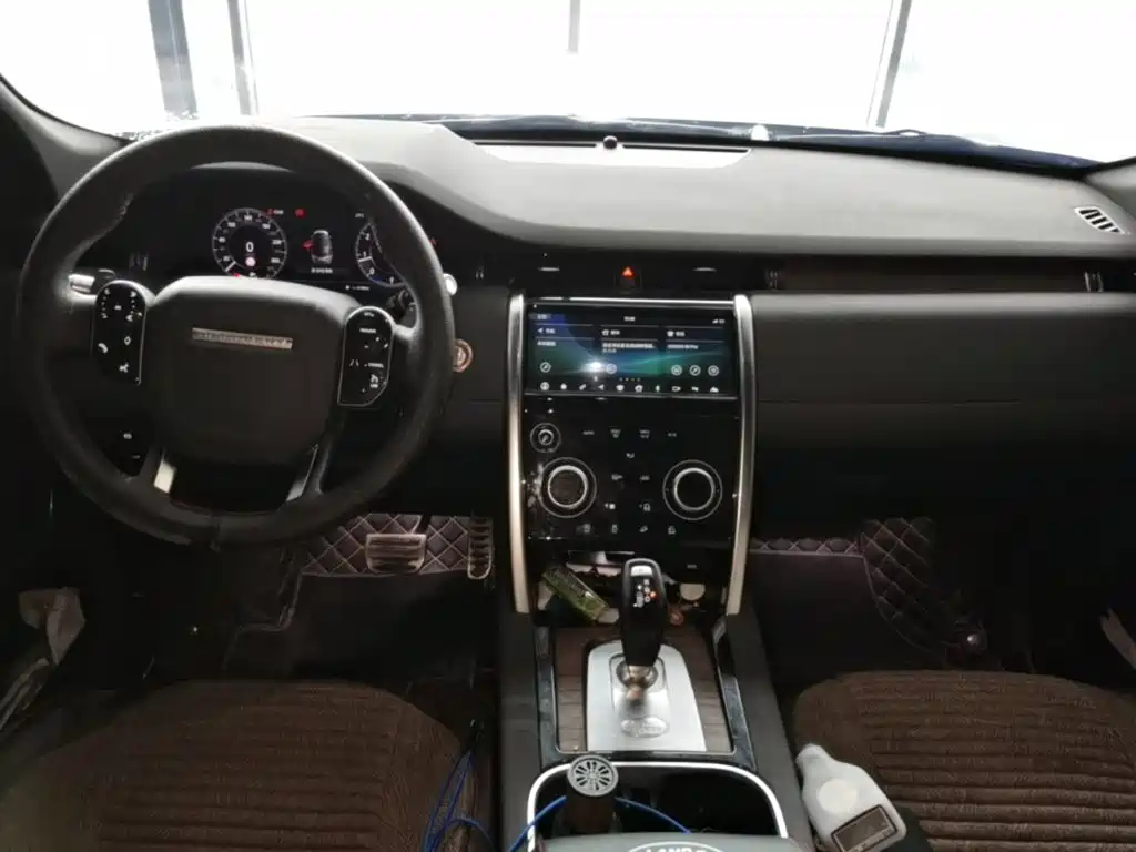 Land Rover Discovery Sport 2021 — фото 10
