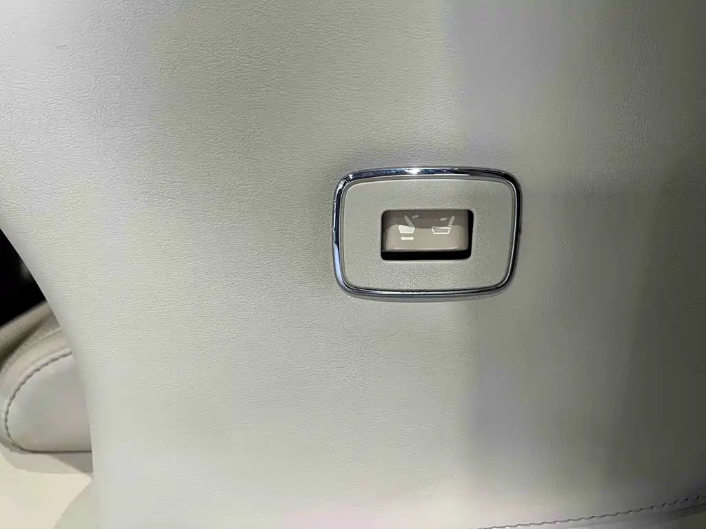 Toyota Alphard 2018 — фото 27