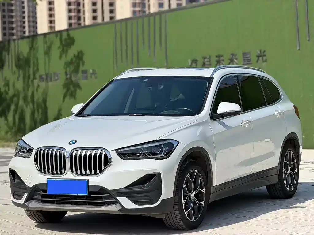 BMW X1 2021 — фото 1