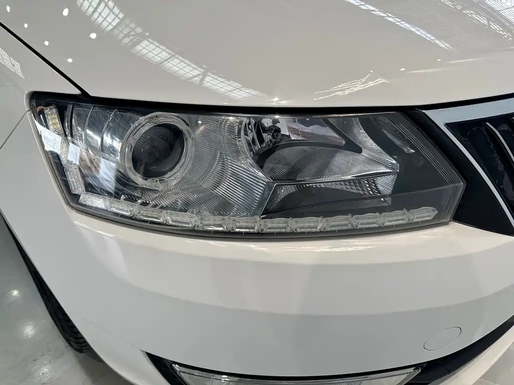 Skoda Rapid Spaceback 2016 — фото 29