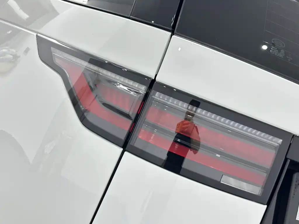 Land Rover Discovery 2022 — фото 19