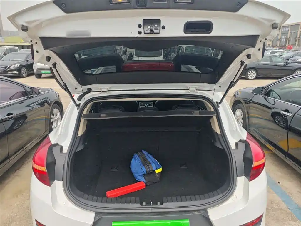 Geely Emgrand GS 2018 — фото 19