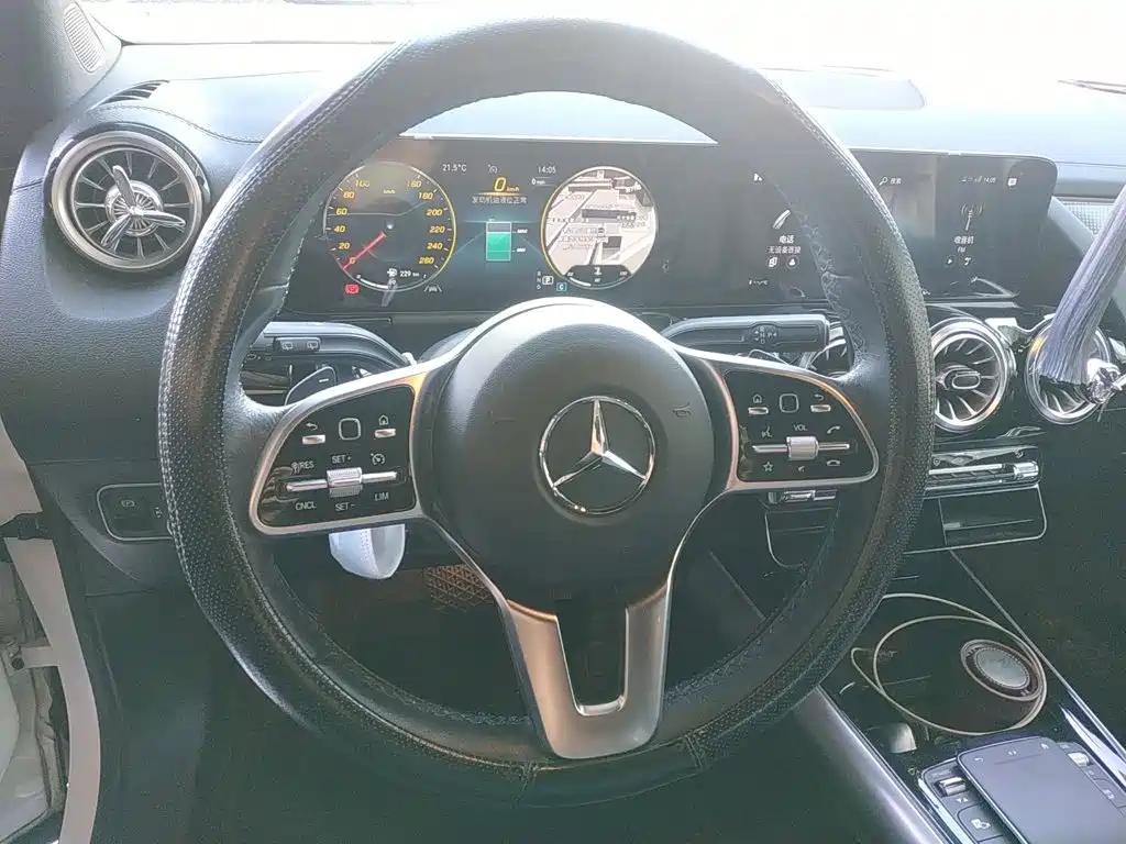 Mercedes-Benz GLA 2023