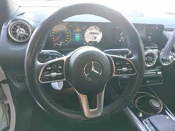 Mercedes-Benz GLA 2023
