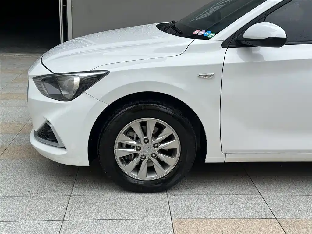 Hyundai Elantra 2020 — фото 19