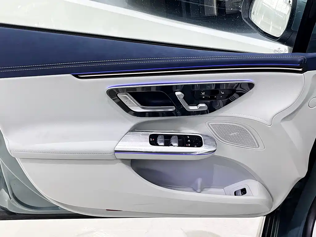 Mercedes-Benz EQE 2025 — фото 10