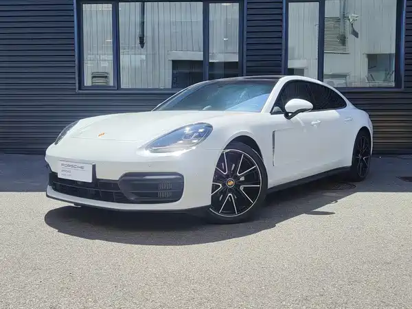 Porsche Panamera 2023