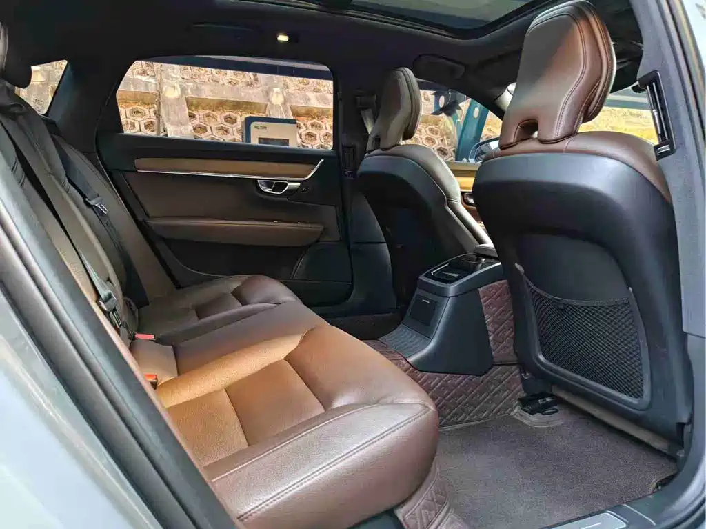 Volvo S90 PHEV 2022 — фото 11