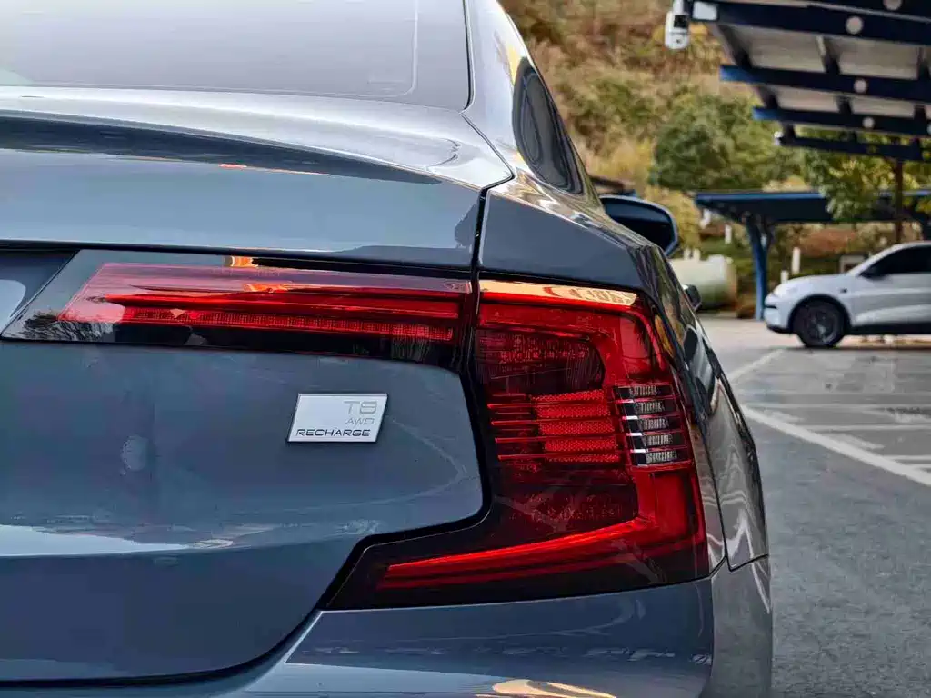Volvo S90 PHEV 2022 — фото 19