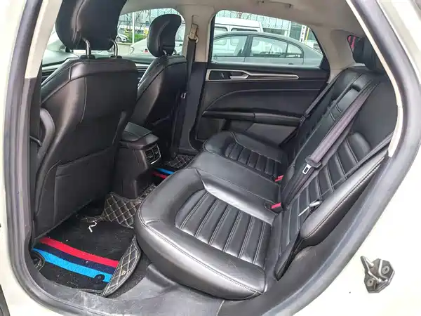 Ford Mondeo 2013