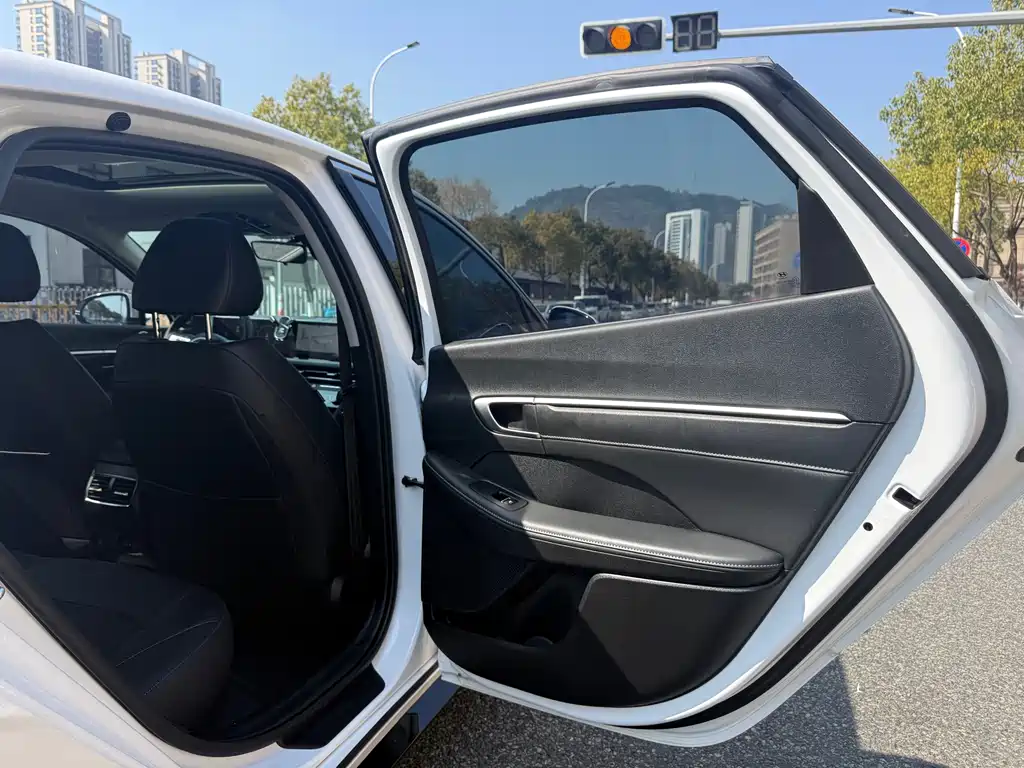 Hyundai Sonata 2025 — фото 16