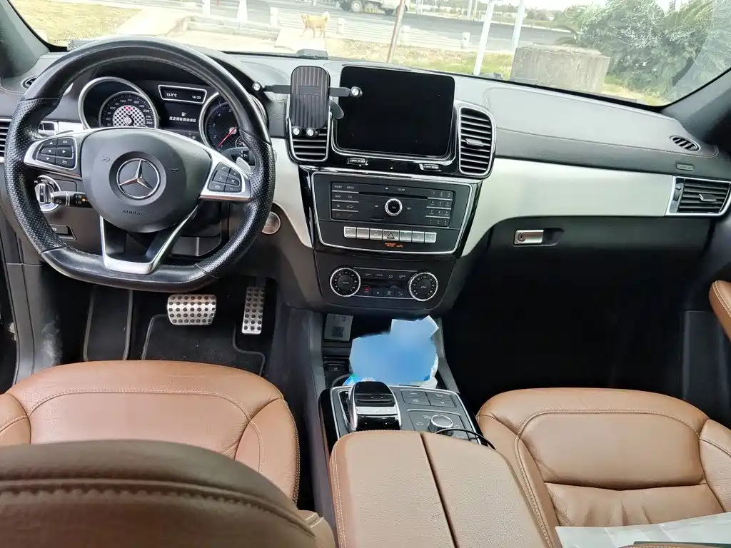 Mercedes-Benz GLE 2016 — фото 13