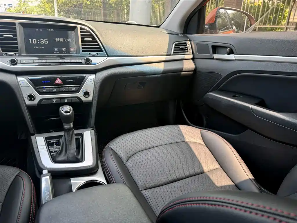Hyundai Elantra 2016