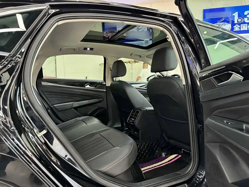 Volkswagen Passat 2023 — фото 21