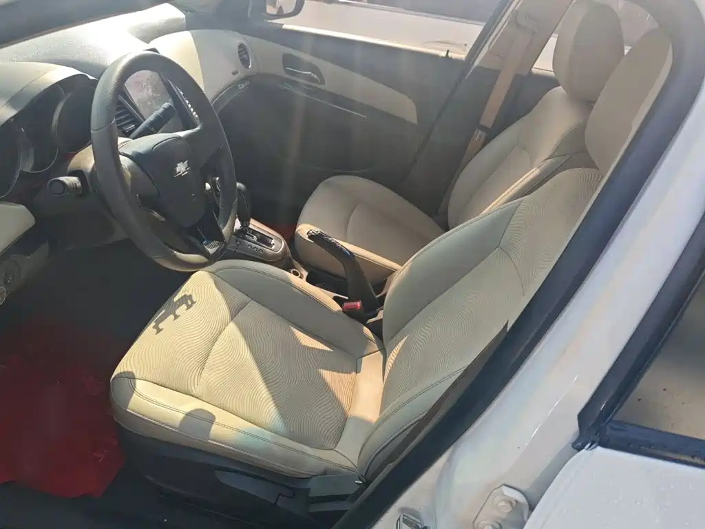 Chevrolet Cruze 2015 — фото 15