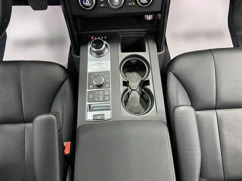 Land Rover Discovery 2018 — фото 17