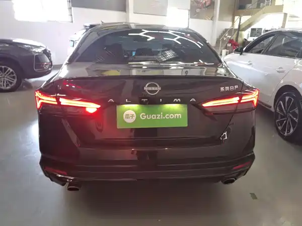 Nissan Teana 2023