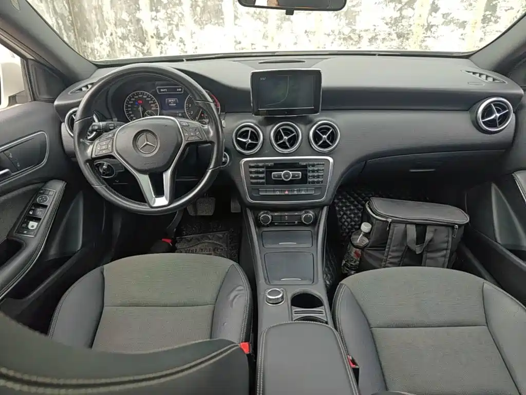Mercedes-Benz A-Class 2016 — фото 10