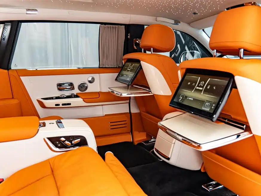 Rolls-Royce Phantom 2019 — фото 15