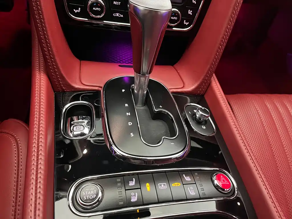 Bentley Flying Spur 2017 — фото 21