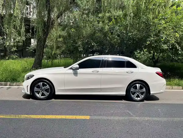 Mercedes-Benz C-Class 2021