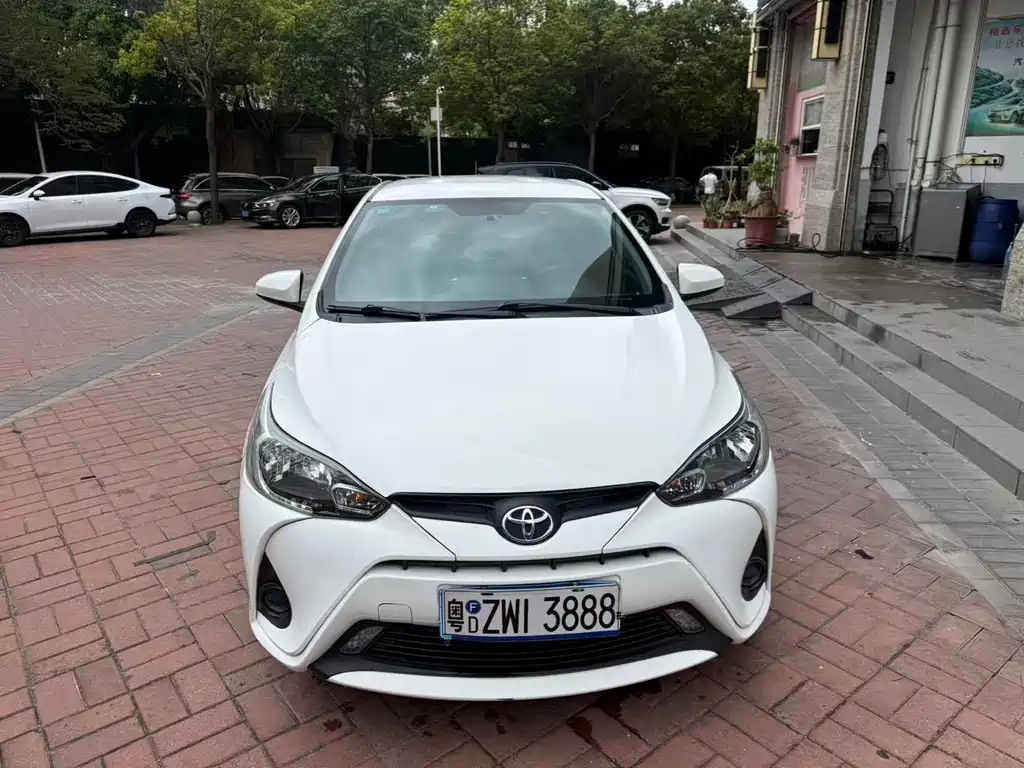 Toyota Yaris L 2019 — фото 3