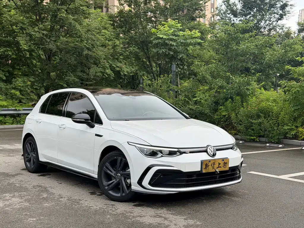 Volkswagen Golf 2021