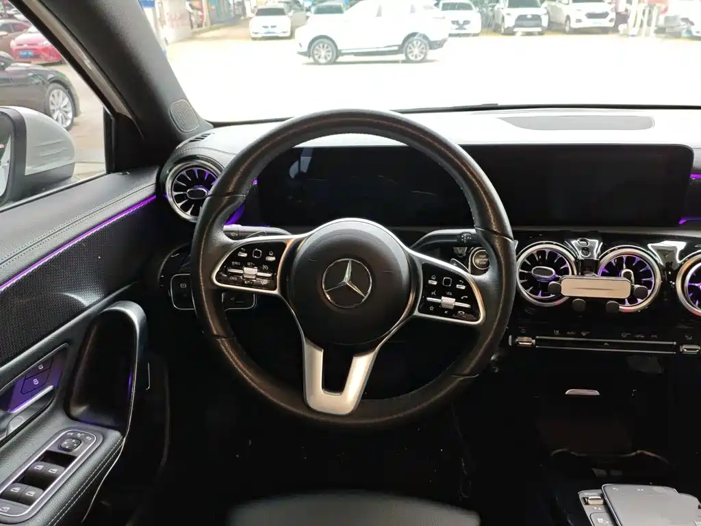 Mercedes-Benz A-Class 2021 — фото 11