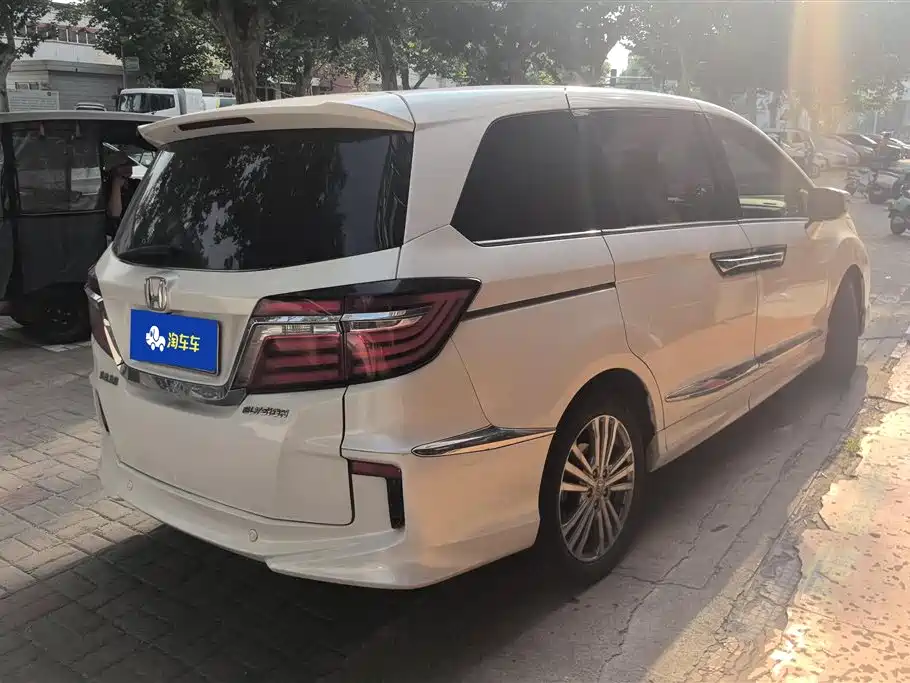 Honda Elysion 2017