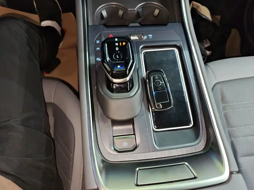Ford Edge 2023 — фото 14