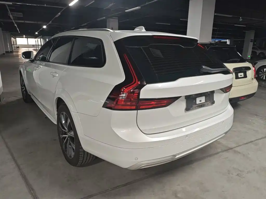 Volvo V90 2021