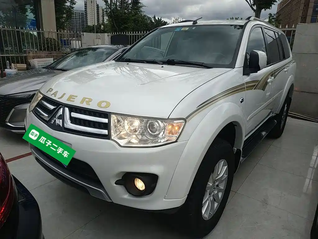 Mitsubishi Pajero Sport 2016