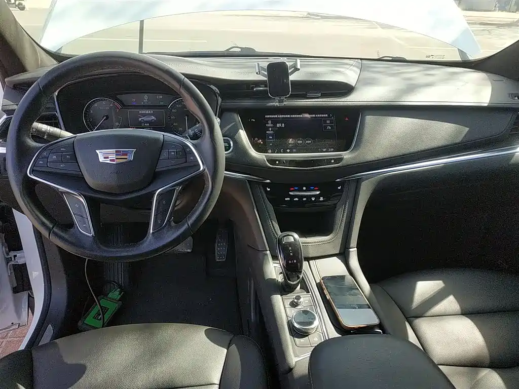 Cadillac XT5 2022 — фото 10