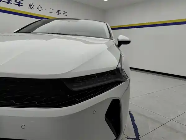 Kia K5 2023