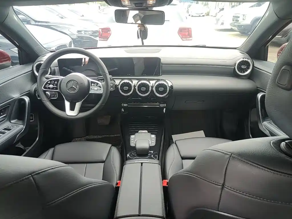 Mercedes-Benz A-Class 2020 — фото 10