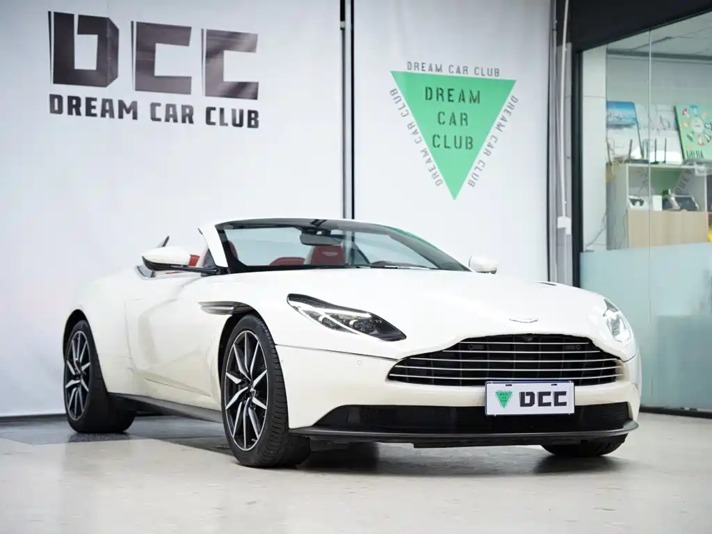 Aston Martin DB11 2020 — фото 13
