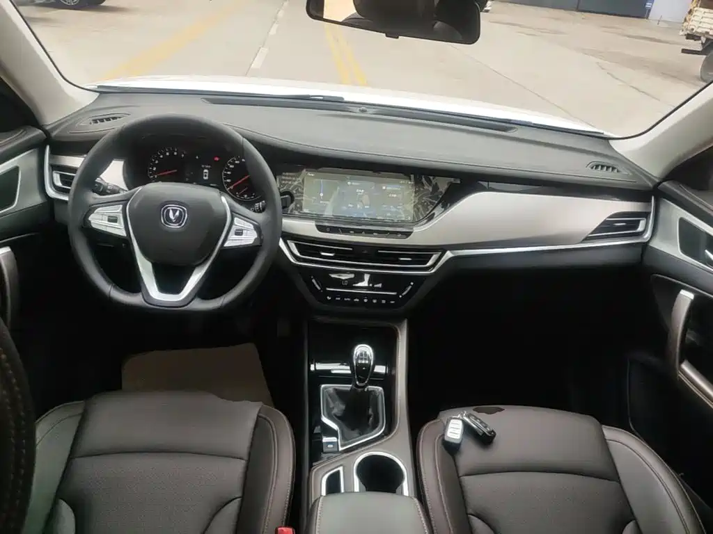 Changan CS35PLUS 2018 — фото 10