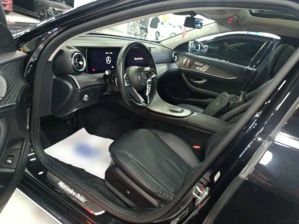 Mercedes-Benz E-Class 2020 — фото 12