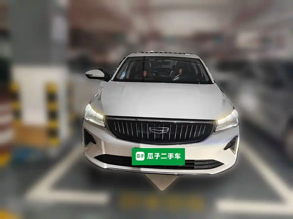 Geely Emgrand 2022