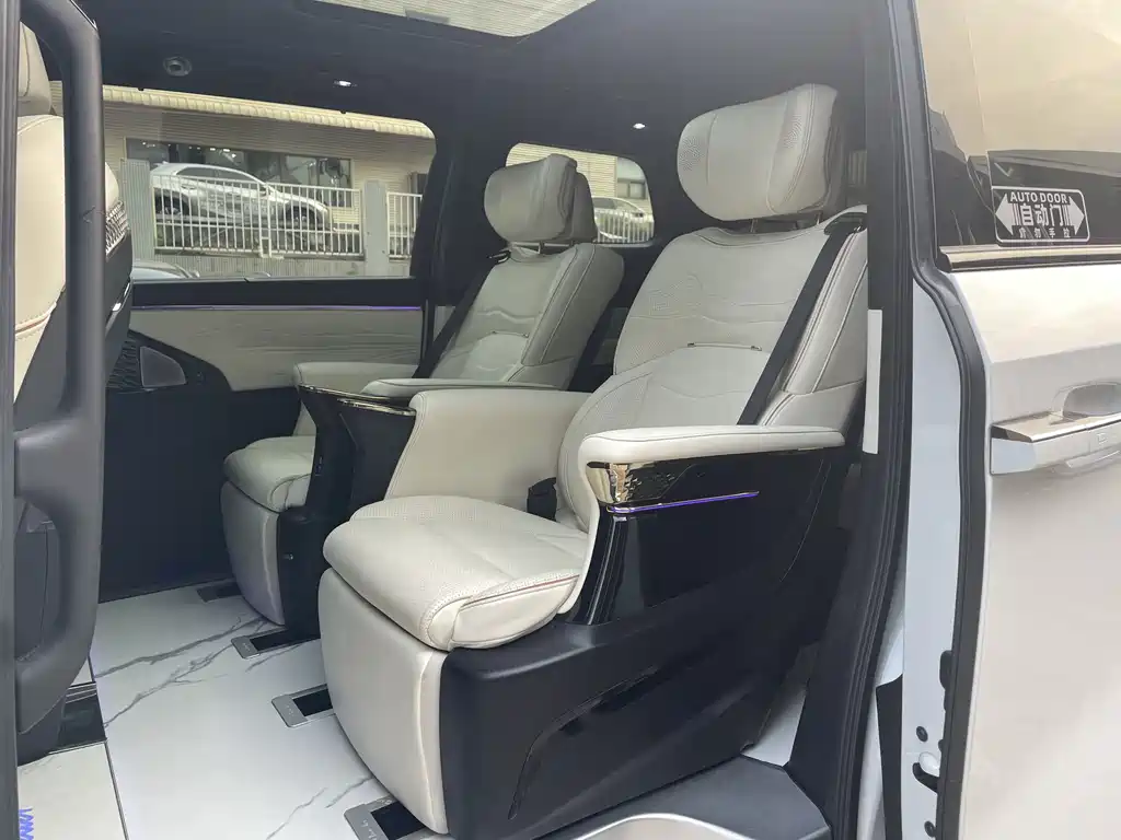 GAC Motor Trumpchi M8 2023 — фото 14
