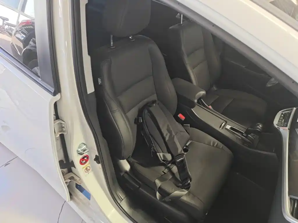 Honda Jade 2015 — фото 25