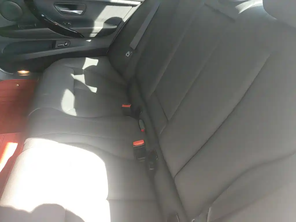 BMW 3 Series 2016 — фото 13