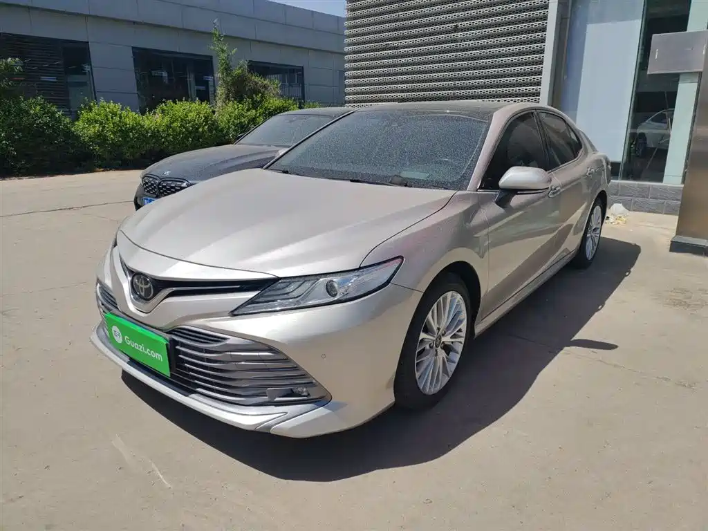 Toyota Camry 2020 — фото 2