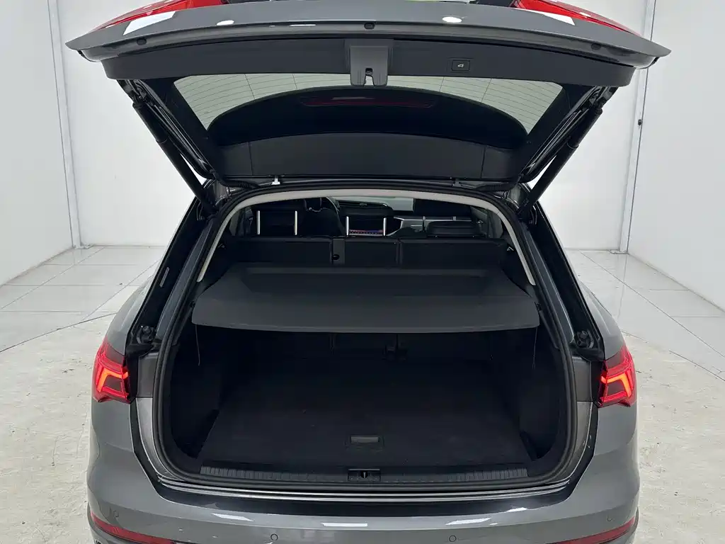 Audi Q3 2022 — фото 16