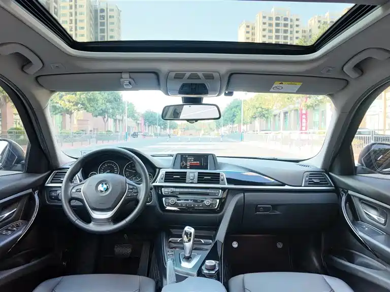 BMW 3 Series 2017 — фото 15