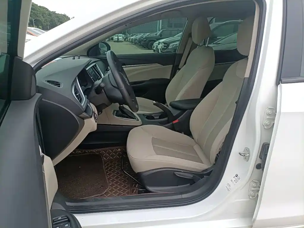 Buick Excelle 2019 — фото 15